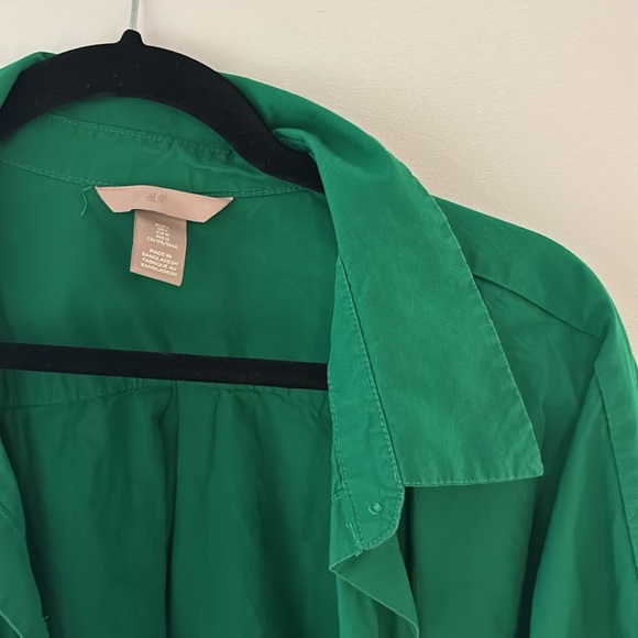 ❤️2 for $20❤️ Green “menswear” button up - Picture 2 of 2